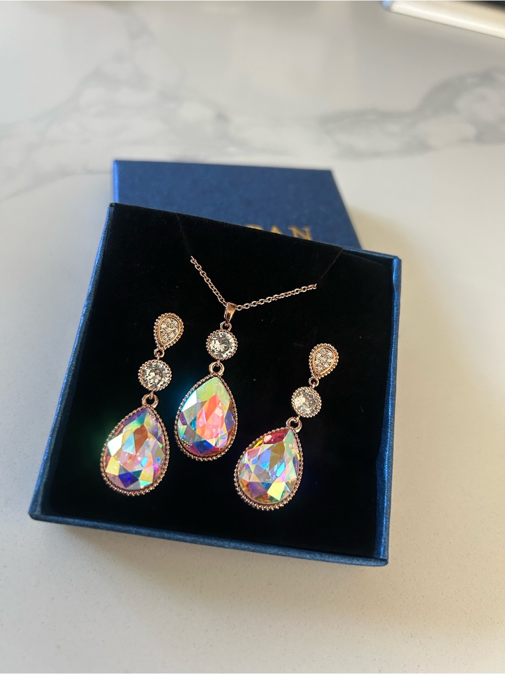 Qinpan Rose Gold Teardrop Aurora Necklace with Matching Earrings - Iridescent
